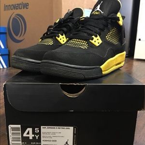 JODDAN 4’s TOUR YELLOW/BLACK 4.5Y
